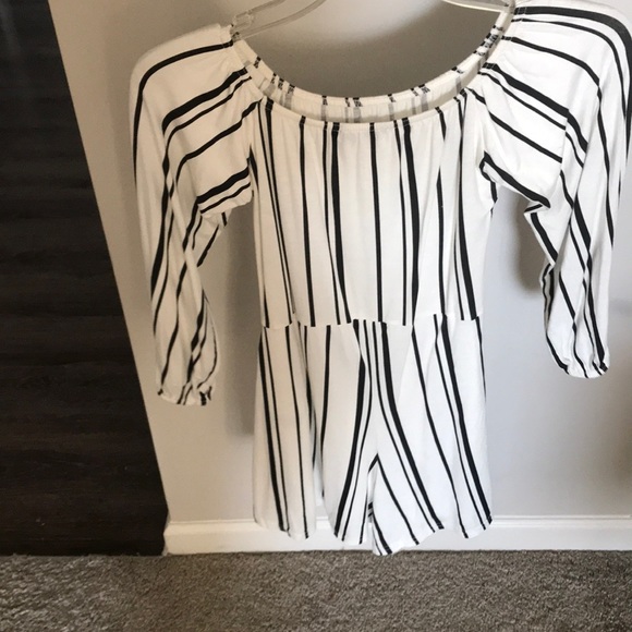 Boohoo off the shoulder romper - Picture 1 of 3